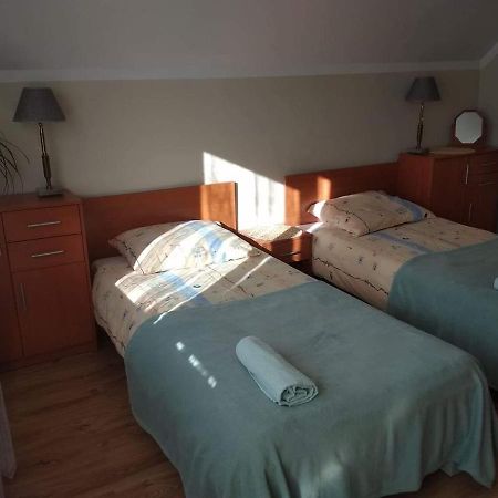 Pokoje Goscinne U Gochy Ustrzyki Dolne Exterior foto