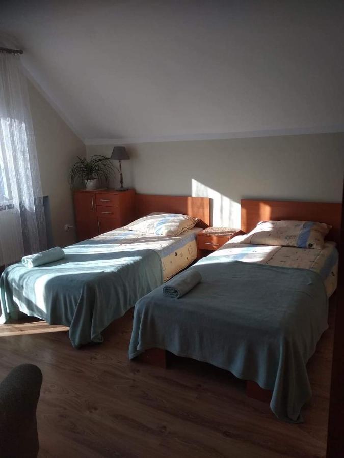 Pokoje Goscinne U Gochy Ustrzyki Dolne Exterior foto